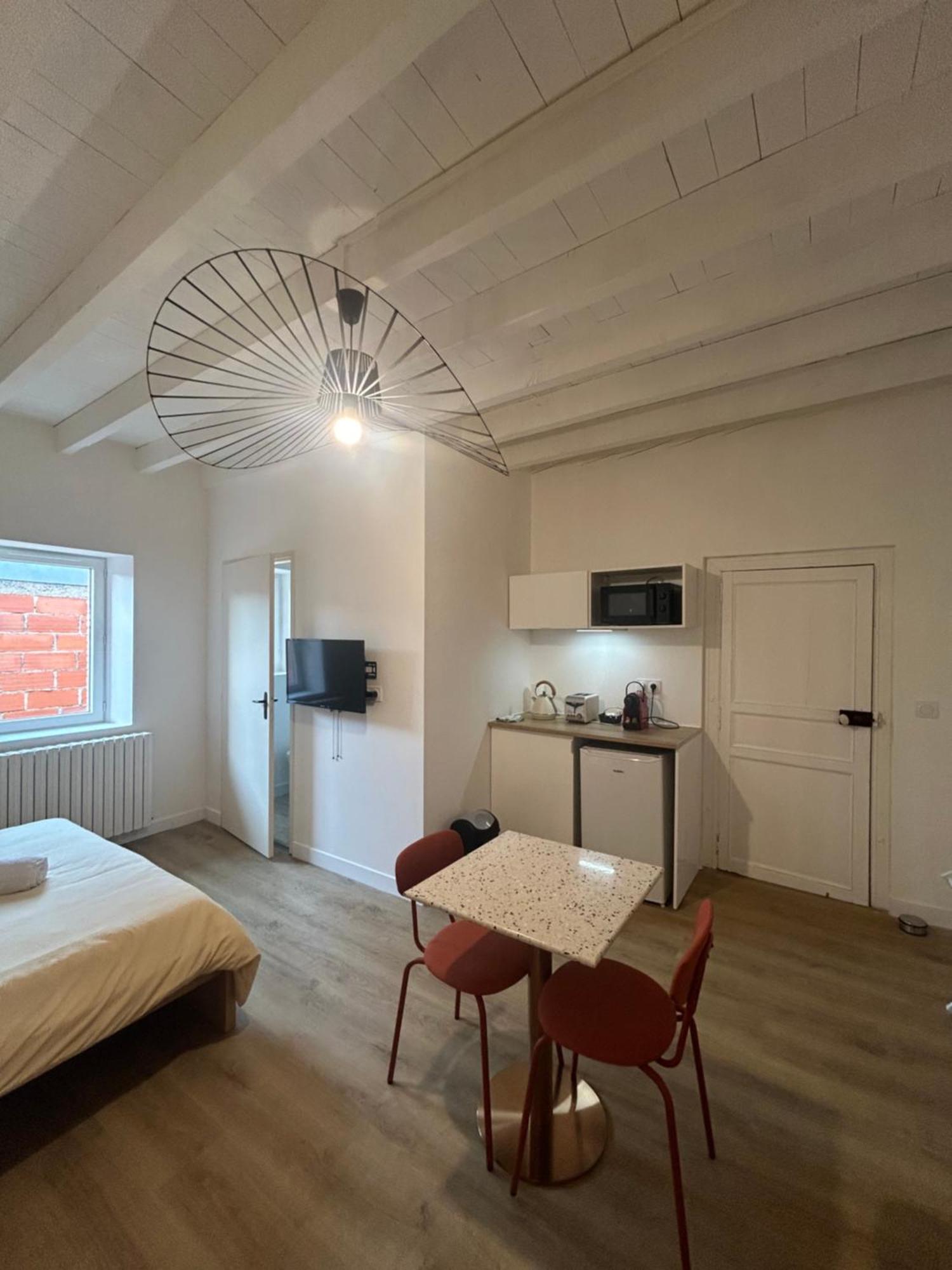 Quarto em Acomodações Particulares Le Charme A La Campagne Dans Toulousaine De 1900 *